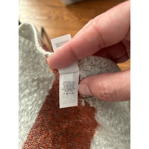 Aerie Striped Oversized Poncho Ruana Womens One Size Gray Brown Yellow Boho NWT - Picture 5 of 7